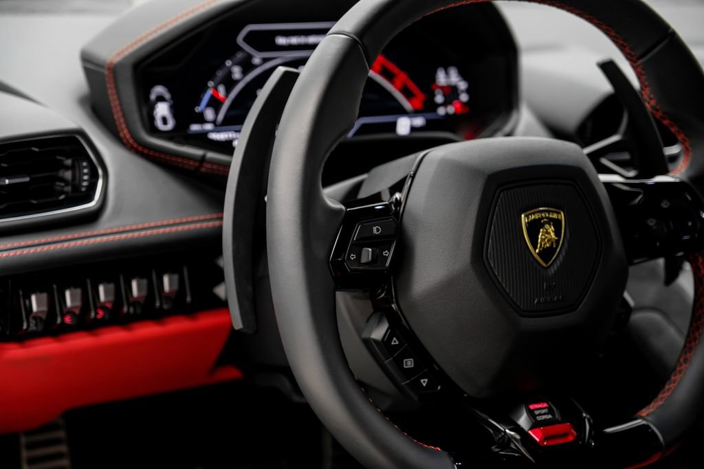 Used 2023 Lamborghini Huracan Tecnica RWD image 17