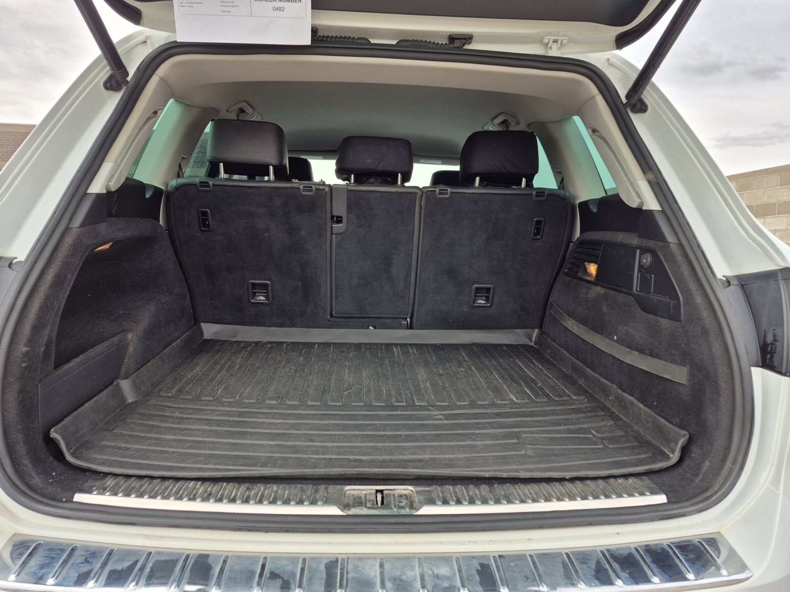 Used 2014 Volkswagen Touareg Sport image 20