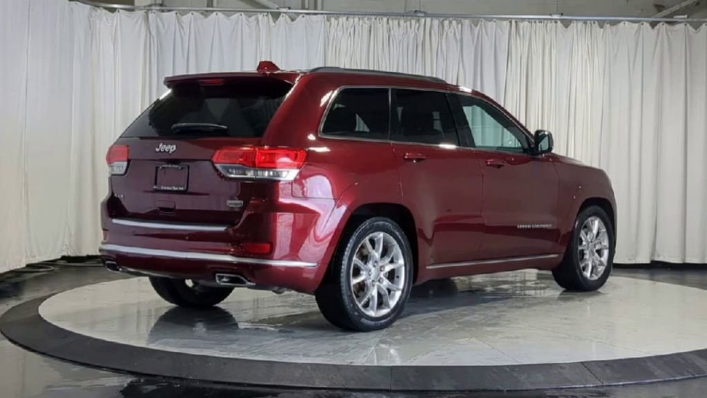 Used 2016 Jeep Grand Cherokee Summit w/ Platinum Series Group AWD/4WD image 10