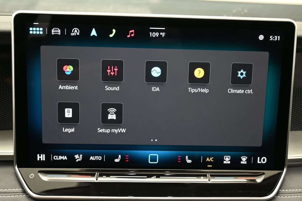 Used 2025 Volkswagen Tiguan SE w/ Panoramic Sunroof Package AWD/4WD image 26