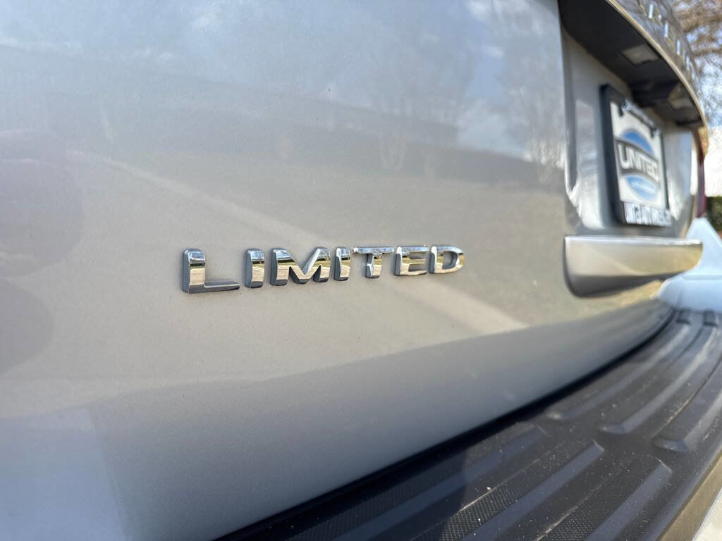 Used 2015 Ford Expedition Limited w/ Equipment Group 301A RWD image 7