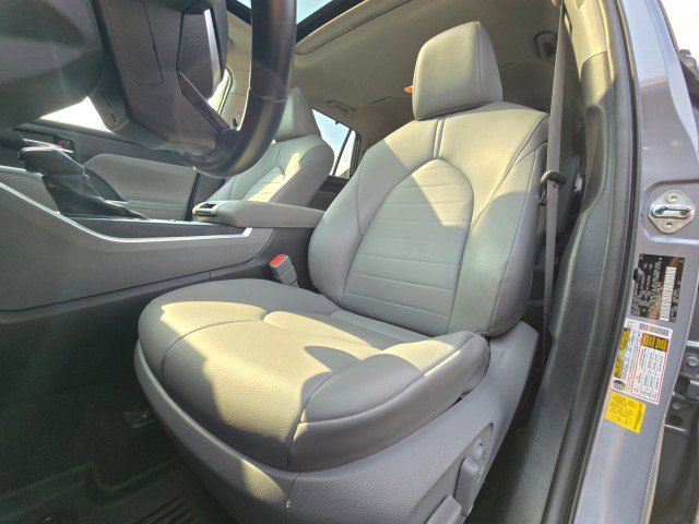 Used 2021 Toyota Highlander XLE image 24