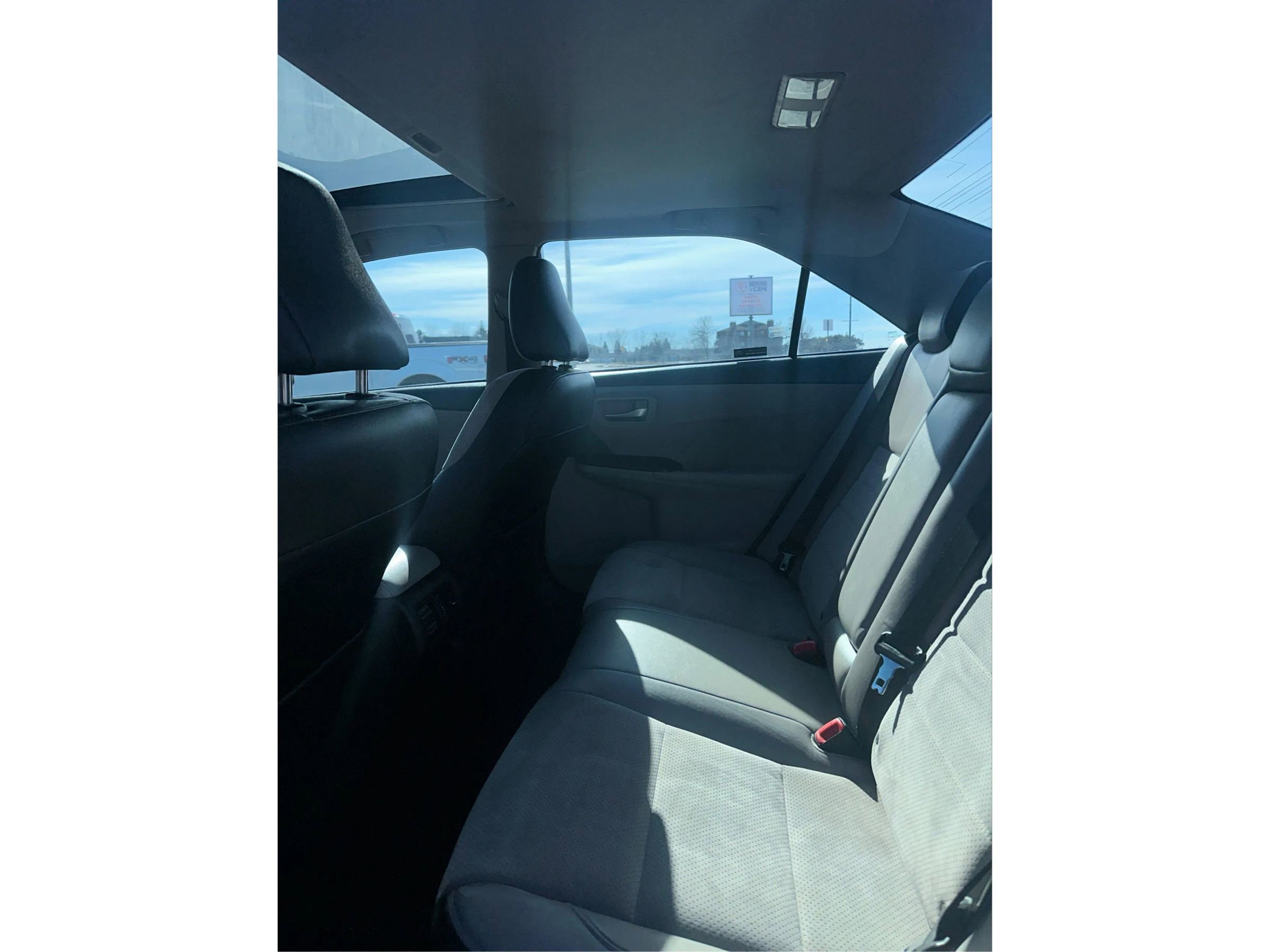 Used 2015 Toyota Camry XSE w/ Moonroof Package image 10