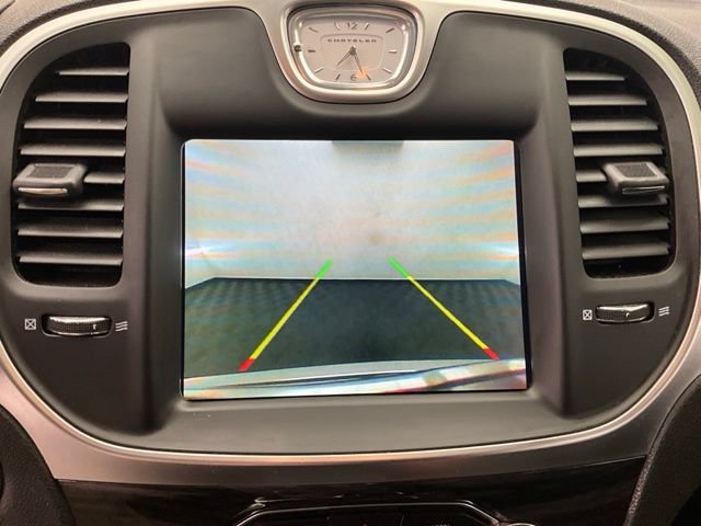 Used 2018 Chrysler 300 Touring w/ Chrome Appearance Package RWD image 3