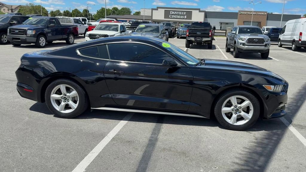 Used 2017 Ford Mustang Coupe RWD image 8