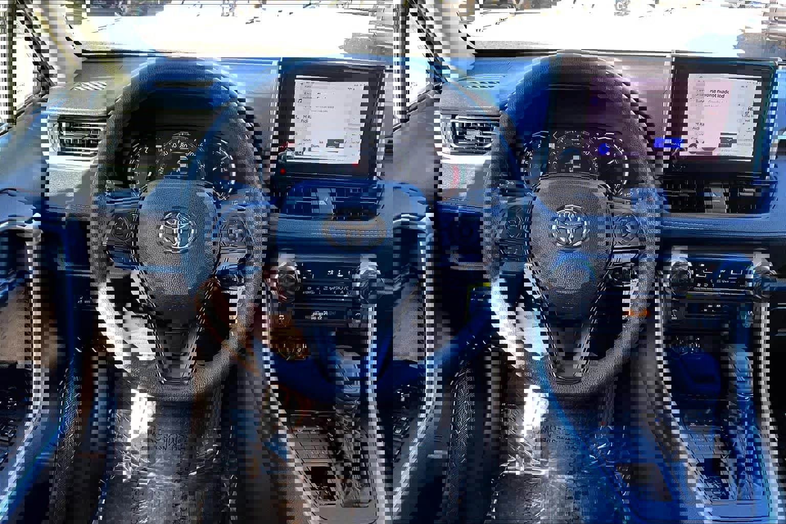 Used 2023 Toyota RAV4 LE image 5