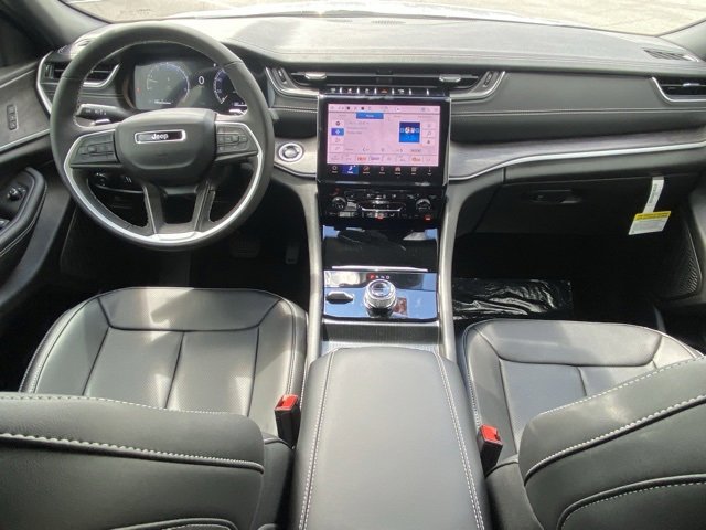 New 2025 Jeep Grand Cherokee L Limited w/ Luxury Tech Group II image 37