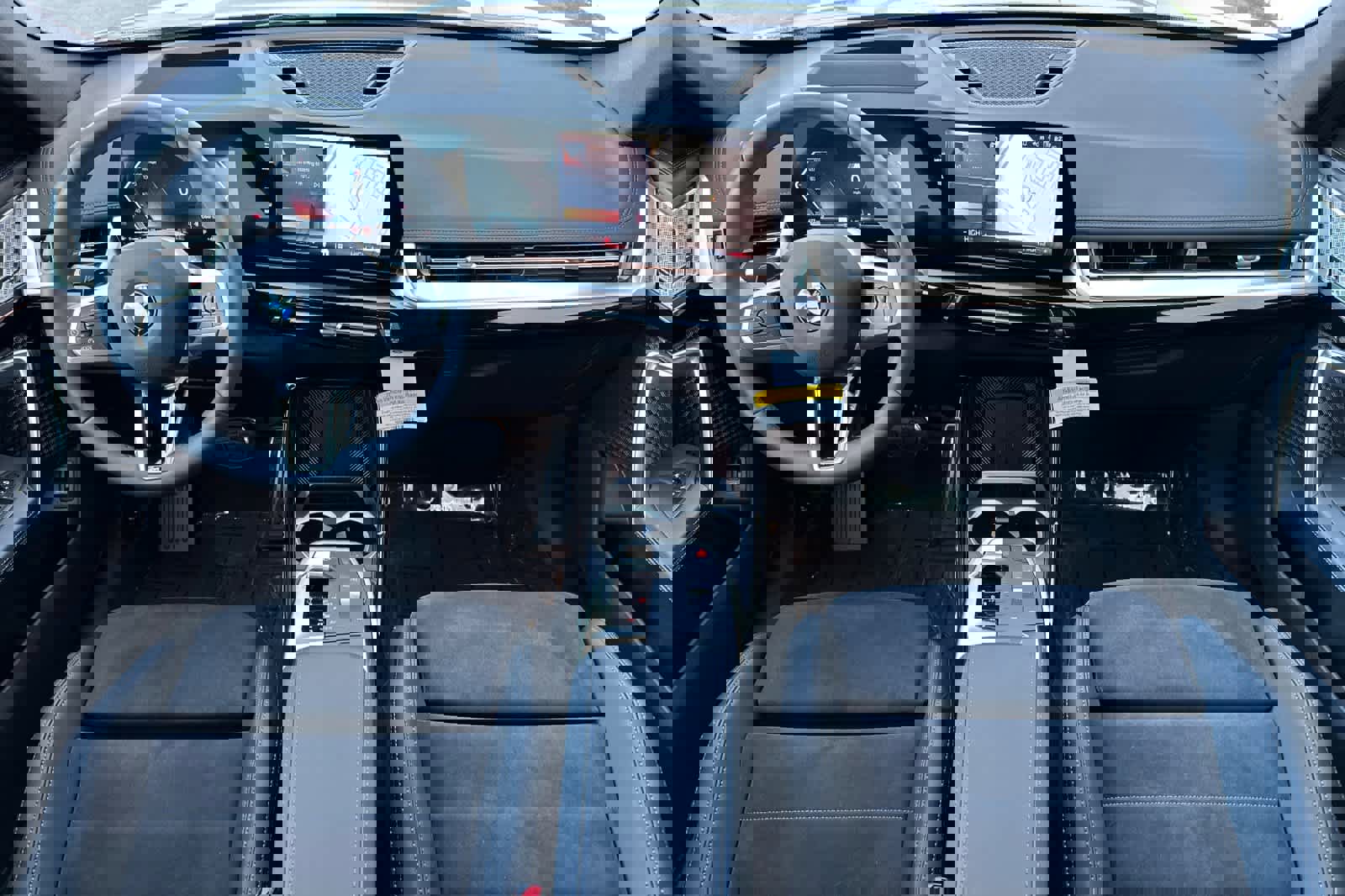 Used 2025 BMW X1 xDrive28i w/ Premium Package image 3