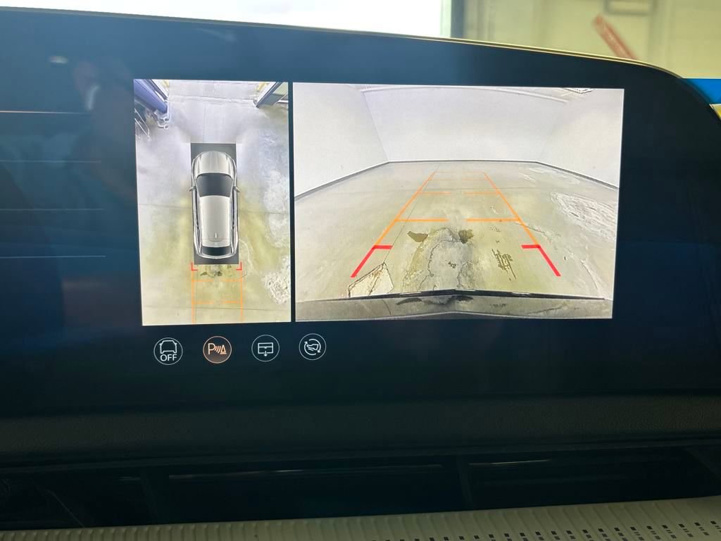 New 2025 Cadillac Optiq Sport 1 image 44