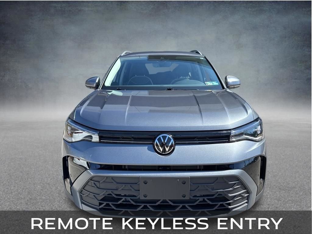 Used 2025 Volkswagen Taos SE AWD/4WD image 9