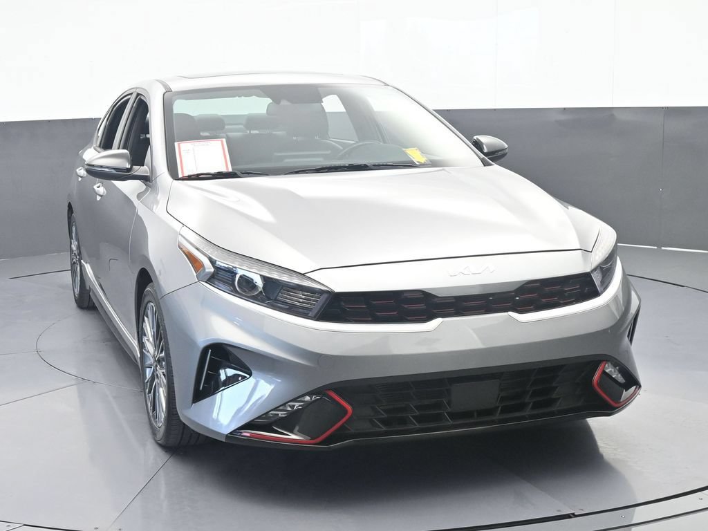 Used 2023 Kia Forte GT-Line w/ GT-Line Premium Package FWD image 9