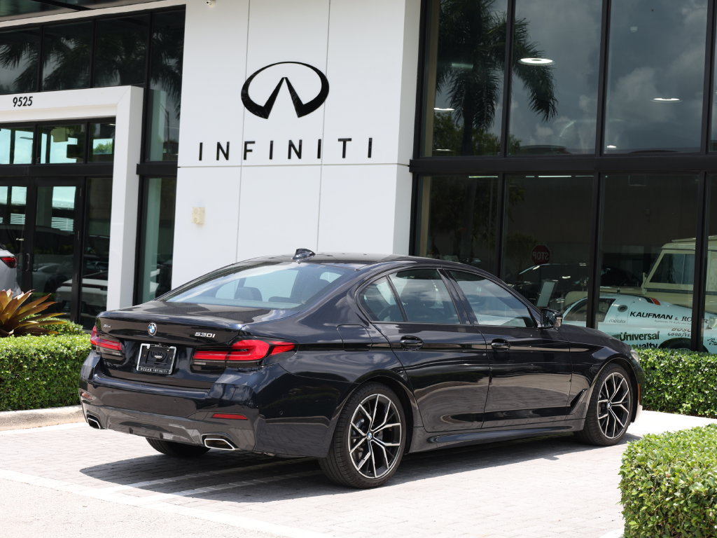 Used 2023 BMW 530i xDrive w/ M Sport Package AWD/4WD image 4