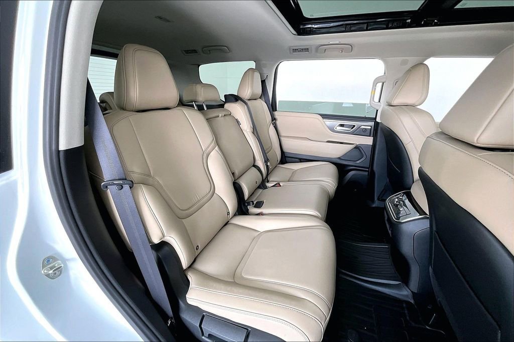 New 2026 INFINITI QX80 Pure w/ Cargo Package RWD image 7