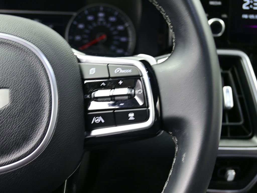 Used 2024 Kia Sorento EX w/ Panoramic Sunroof Package image 6