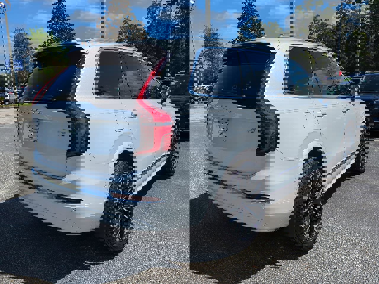 New 2026 Volvo XC90 T8 Plus image 4