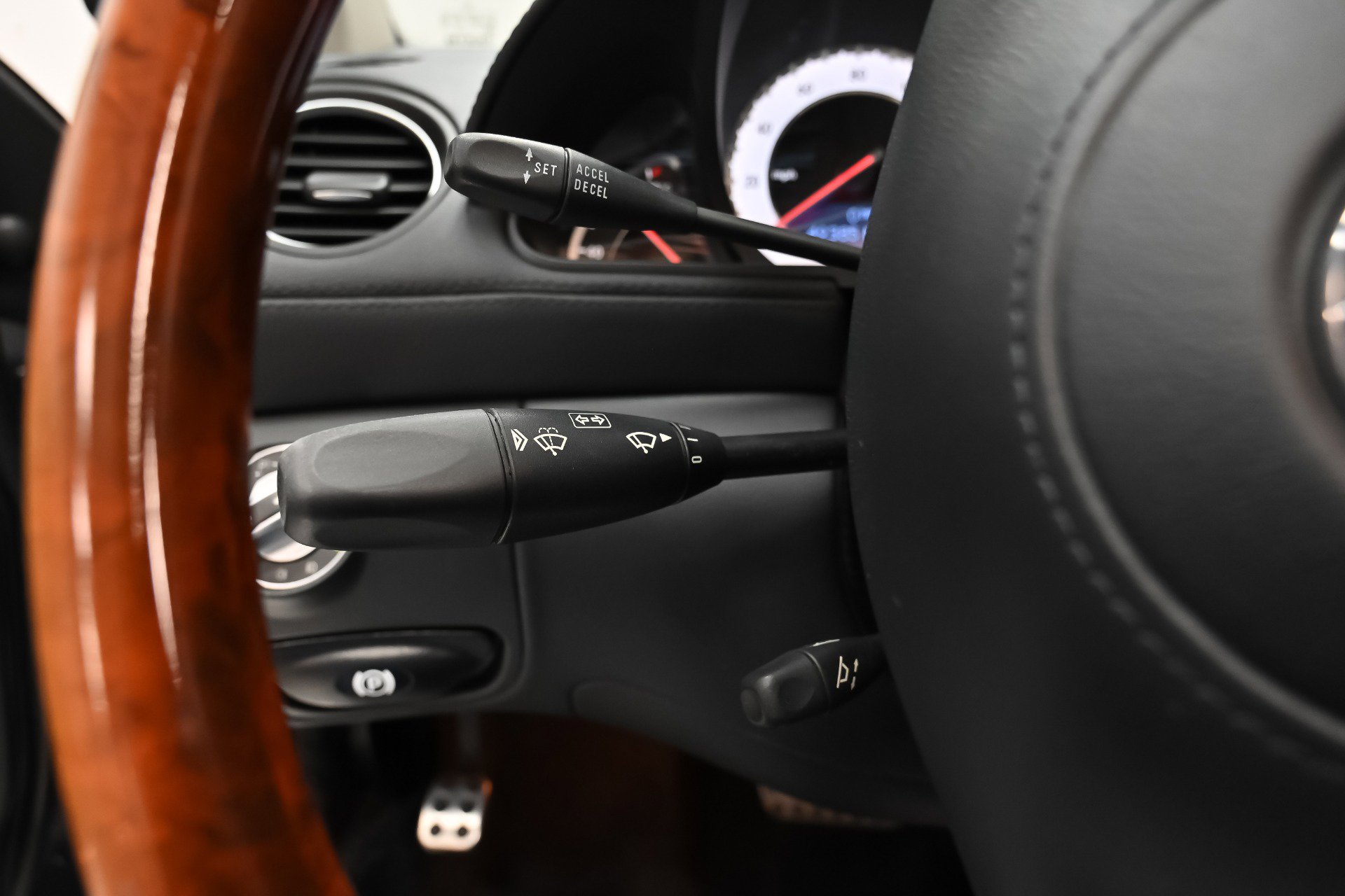 Used 2009 Mercedes-Benz SL 550 image 37