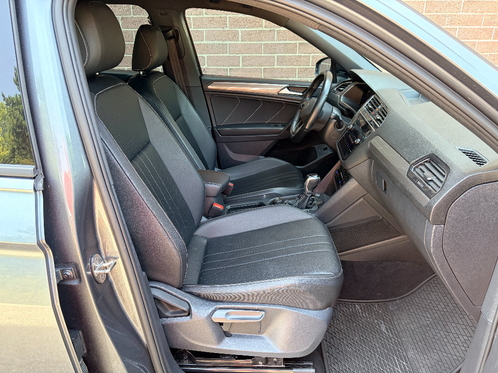 Used 2022 Volkswagen Tiguan SE R-Line AWD/4WD image 20