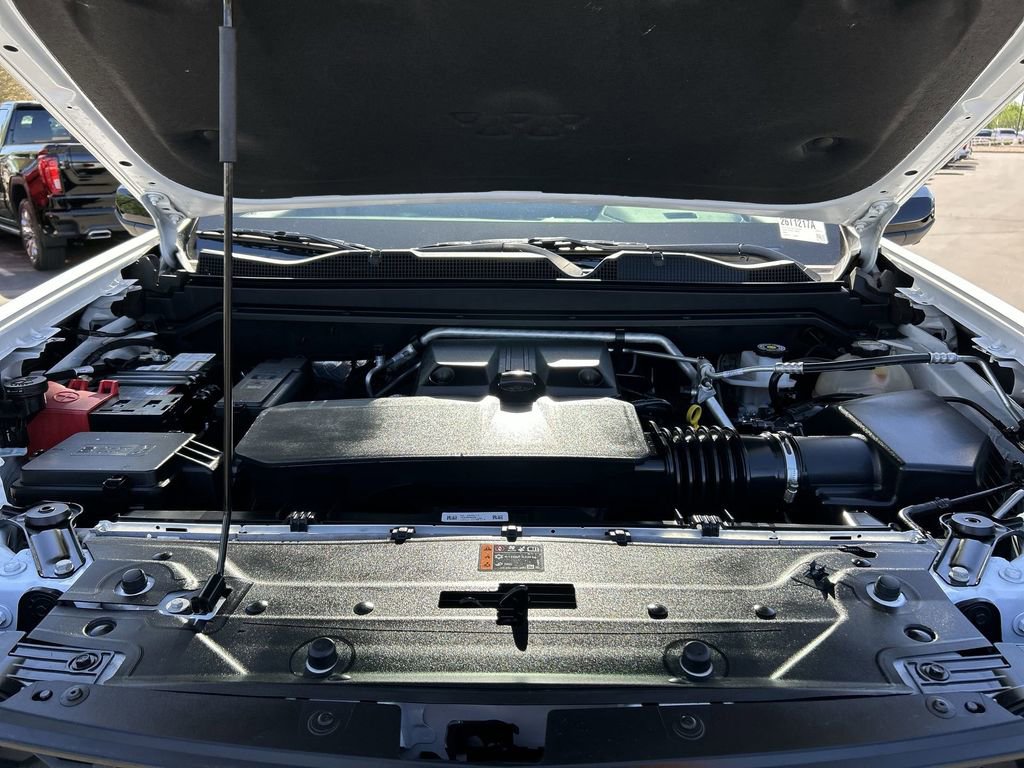 Used 2025 Chevrolet Colorado ZR2 w/ Midnight Edition AWD/4WD image 30