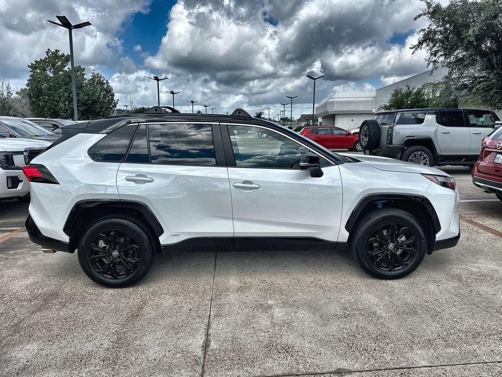 Used 2025 Toyota RAV4 XSE AWD/4WD image 10