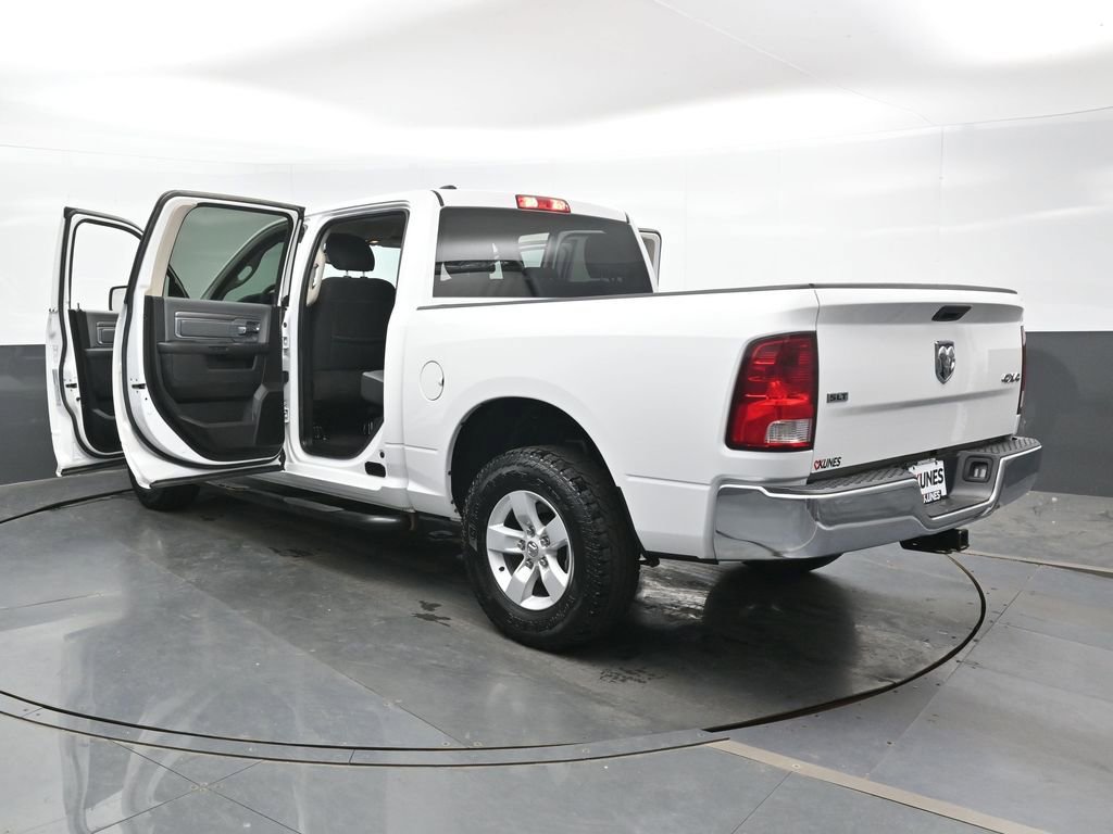 Used 2022 RAM 1500 Classic SLT AWD/4WD image 45