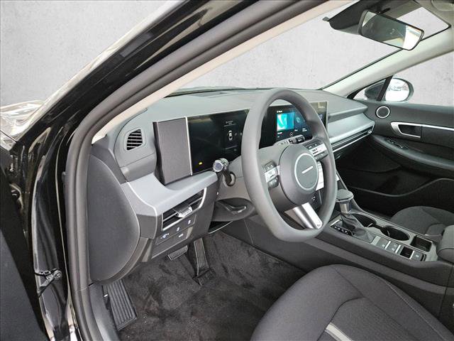 New 2026 Hyundai Sonata SE FWD video 3