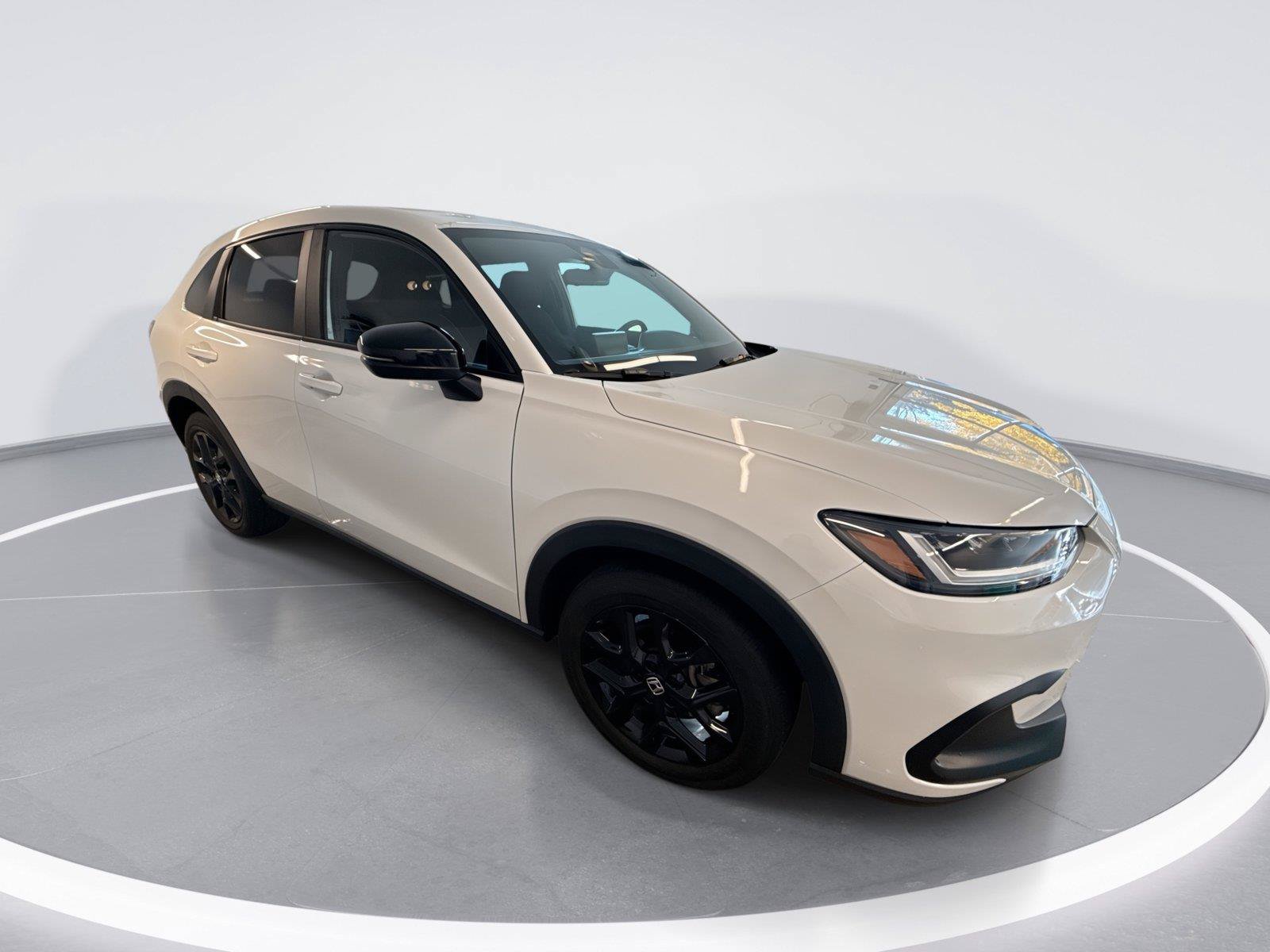 Used 2025 Honda HR-V Sport image 1