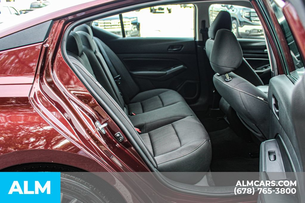 Used 2025 Nissan Altima 2.5 SV FWD image 18