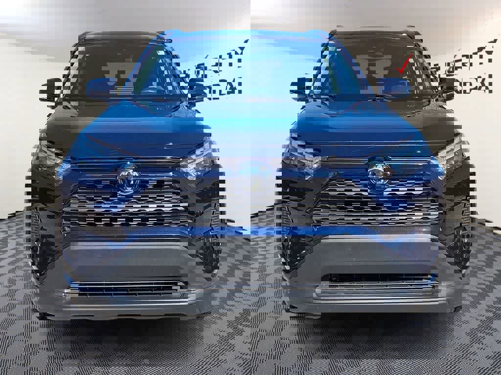 Used 2024 Toyota RAV4 XLE image 2