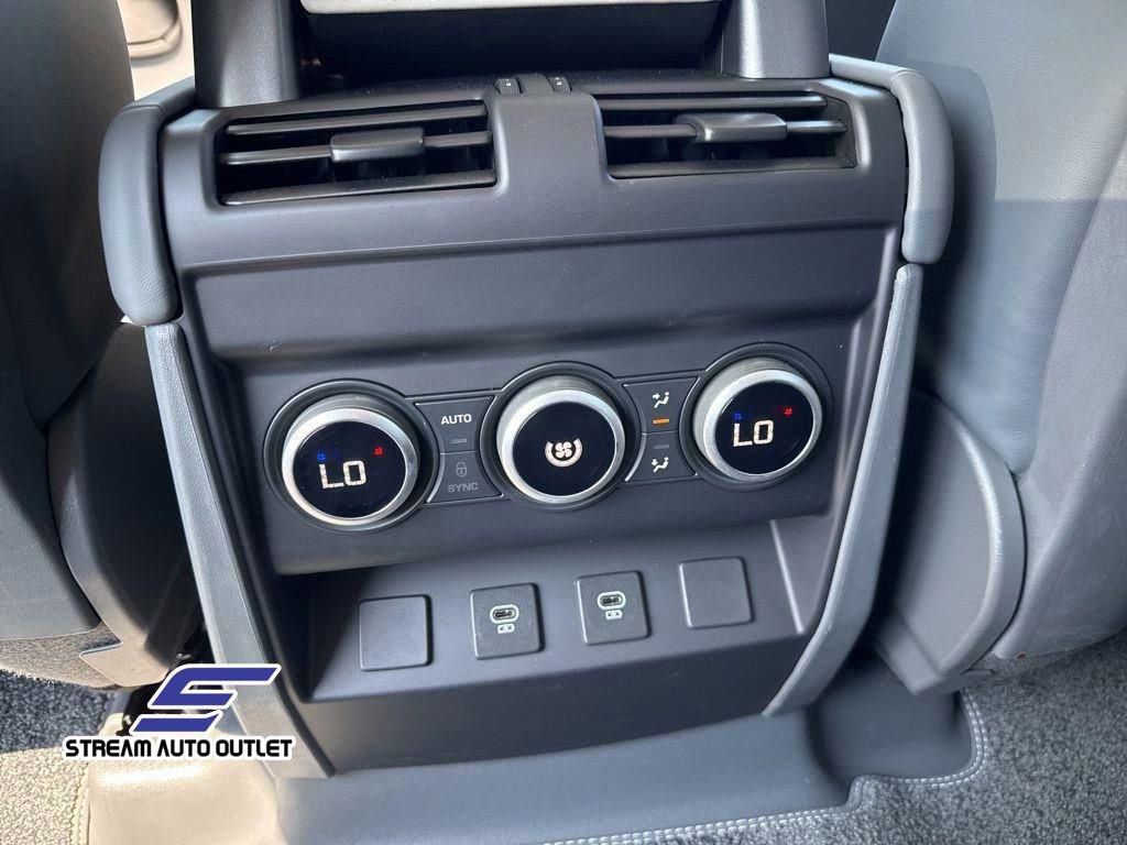 Used 2024 Land Rover Defender 110 X-Dynamic SE image 34