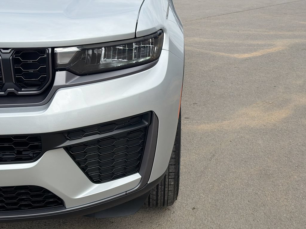 New 2026 Jeep Grand Cherokee L 4WD image 10