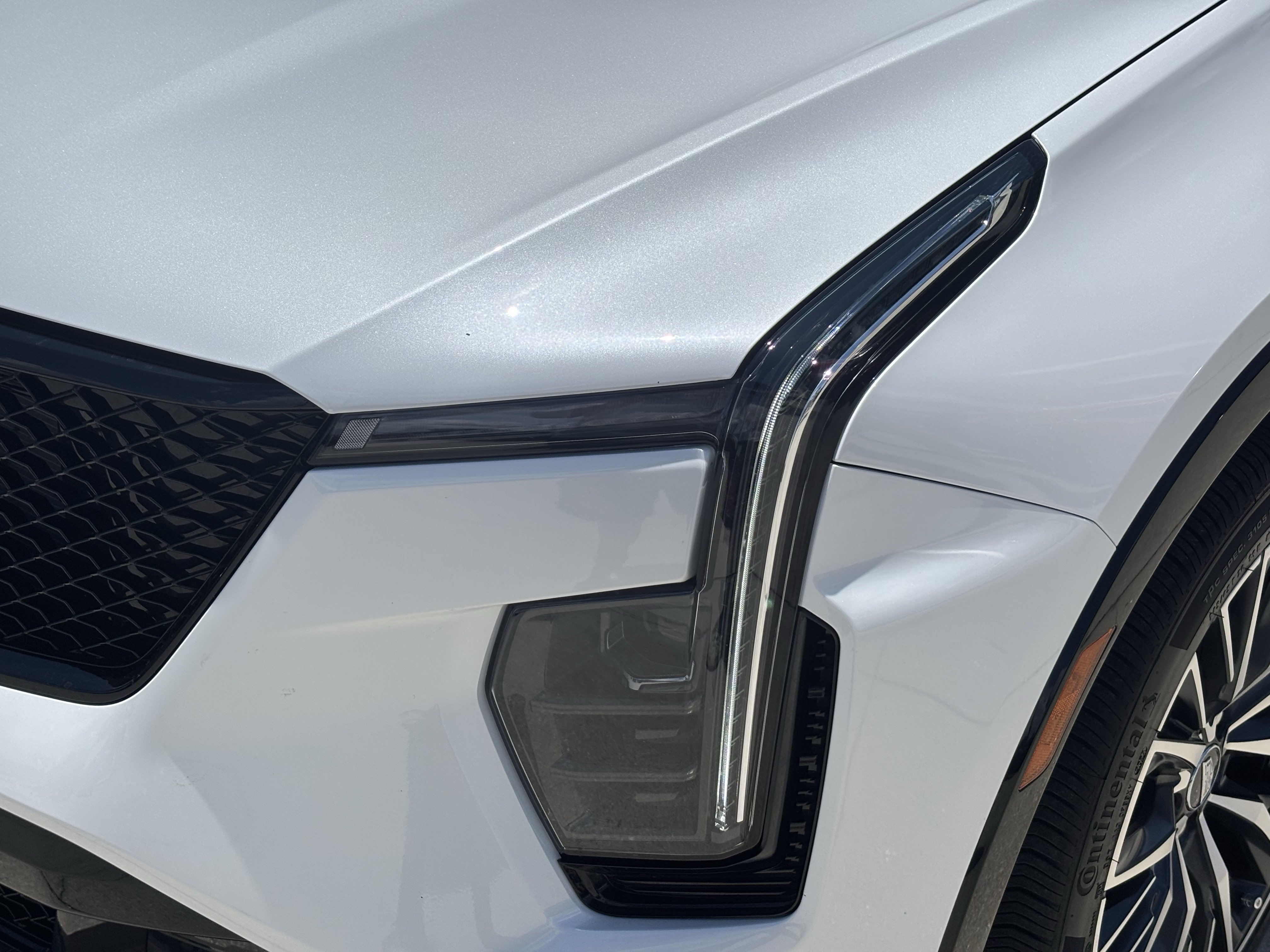 Certified 2025 Cadillac XT4 Sport AWD/4WD image 9