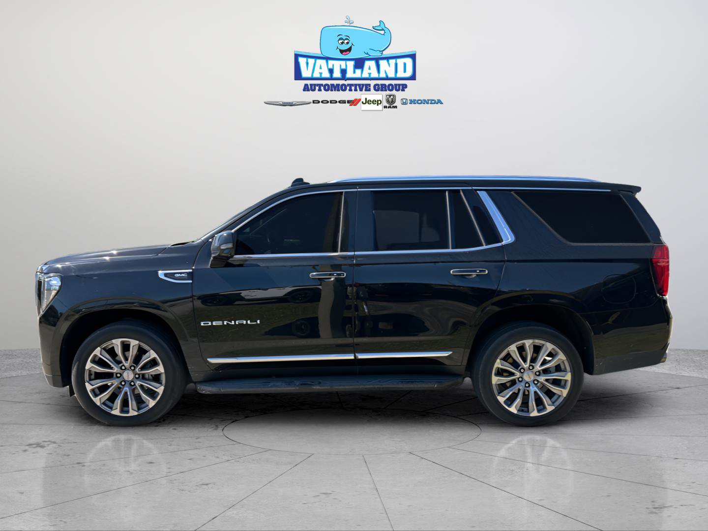 Used 2021 GMC Yukon Denali image 2