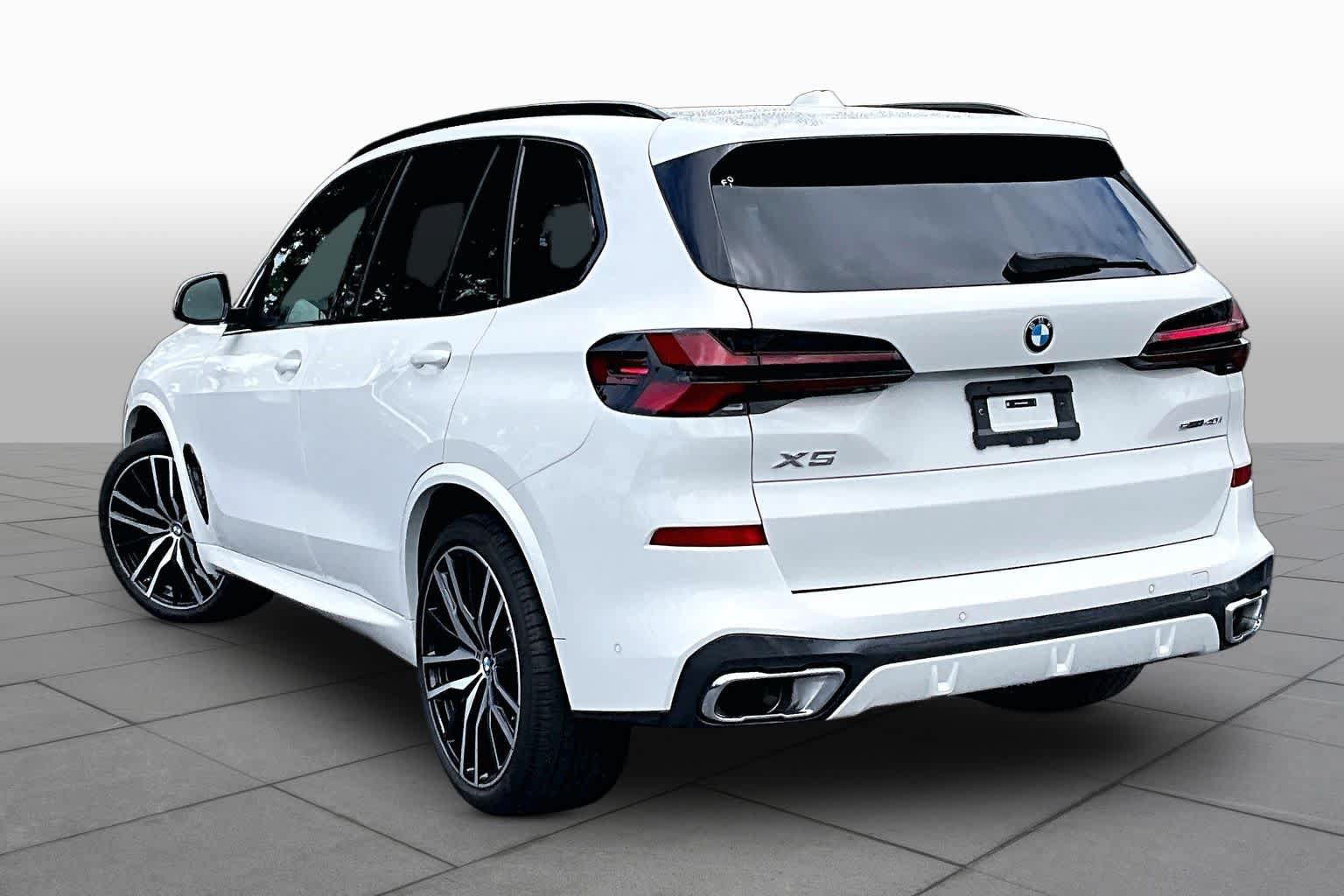 Used 2025 BMW X5 sDrive40i w/ M Sport Package RWD image 12