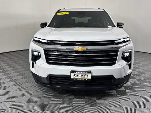 New 2027 Chevrolet Traverse LT w/ Sun and Wheel Package AWD/4WD image 3