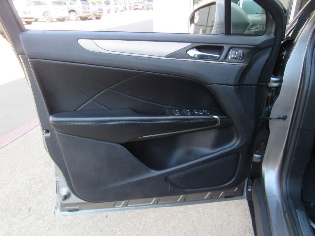 Used 2016 Lincoln MKC Premiere image 12