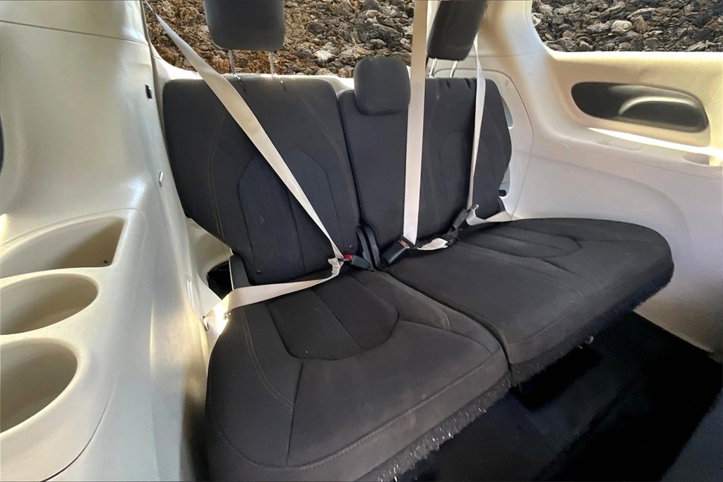 Used 2019 Chrysler Pacifica L image 17