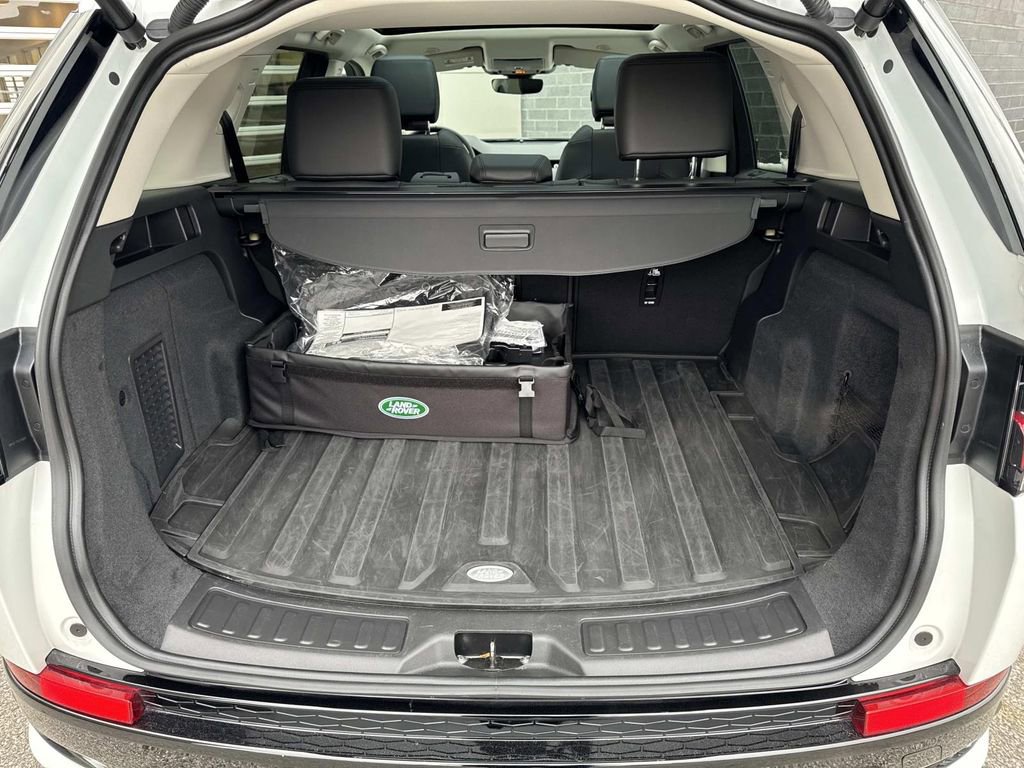Certified 2025 Land Rover Discovery Sport S AWD/4WD image 5