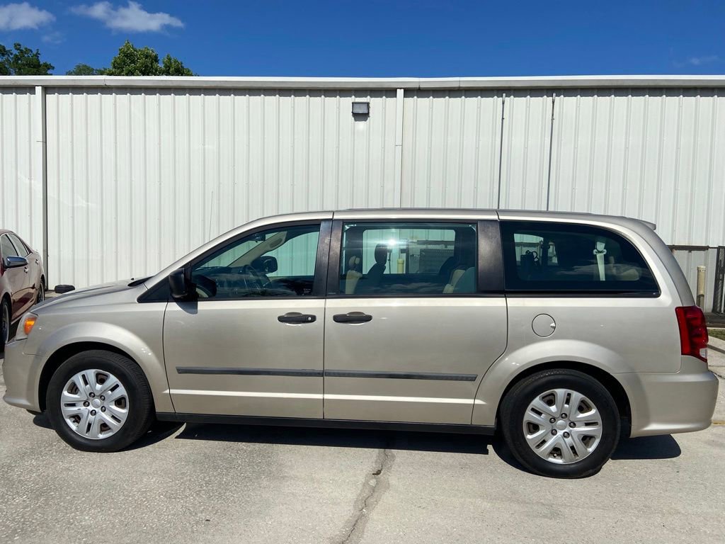 Used 2013 Dodge Grand Caravan American Value Package FWD image 2