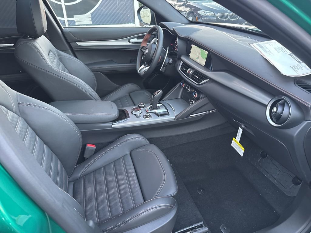 New 2025 Alfa Romeo Stelvio Sprint image 22