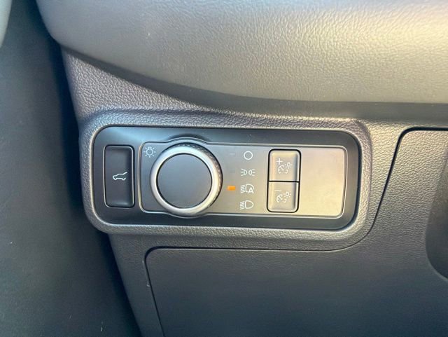 Used 2025 Ford Explorer Active RWD image 29