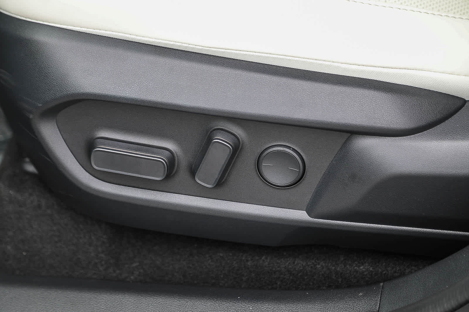 Used 2026 Lexus ES 350e w/ Convenience Package FWD image 19