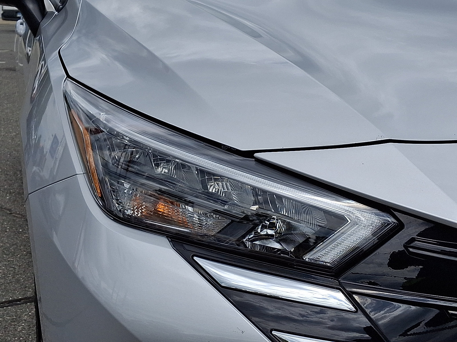 Certified 2025 Nissan Versa SV w/ Trunk Package FWD image 10