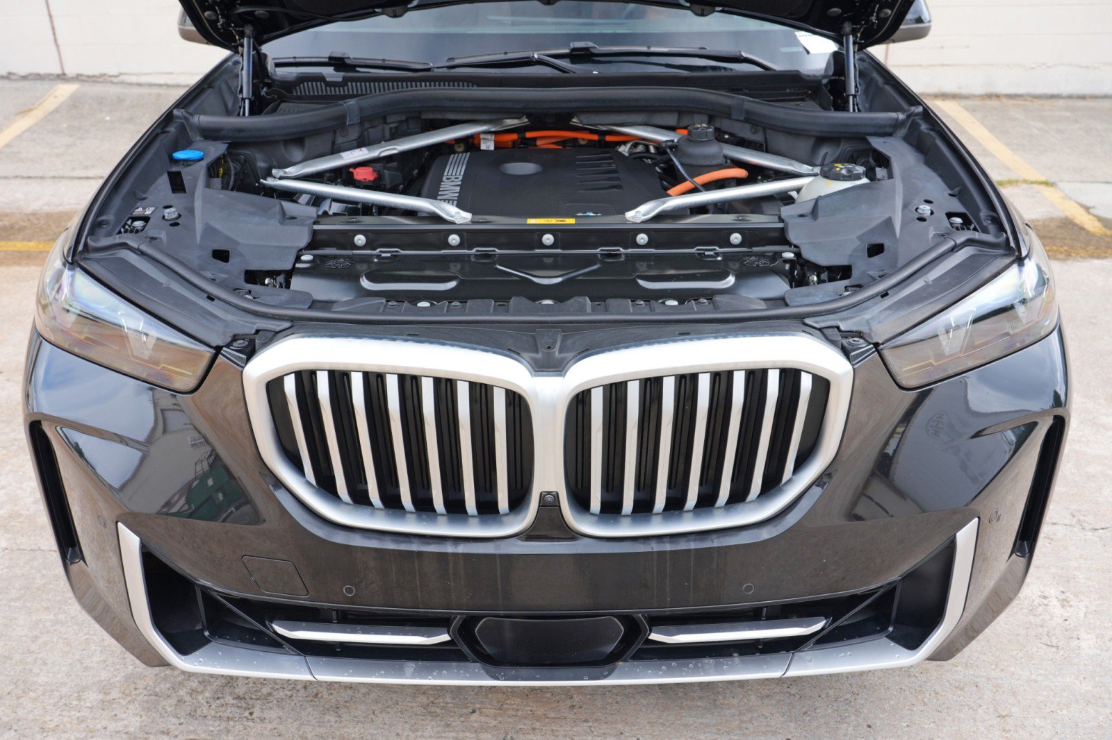Used 2024 BMW X5 xDrive50e w/ Parking Assistance Package AWD/4WD image 8