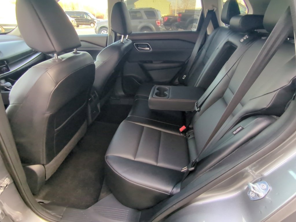 Used 2021 Nissan Rogue SV w/ Premium Package image 12