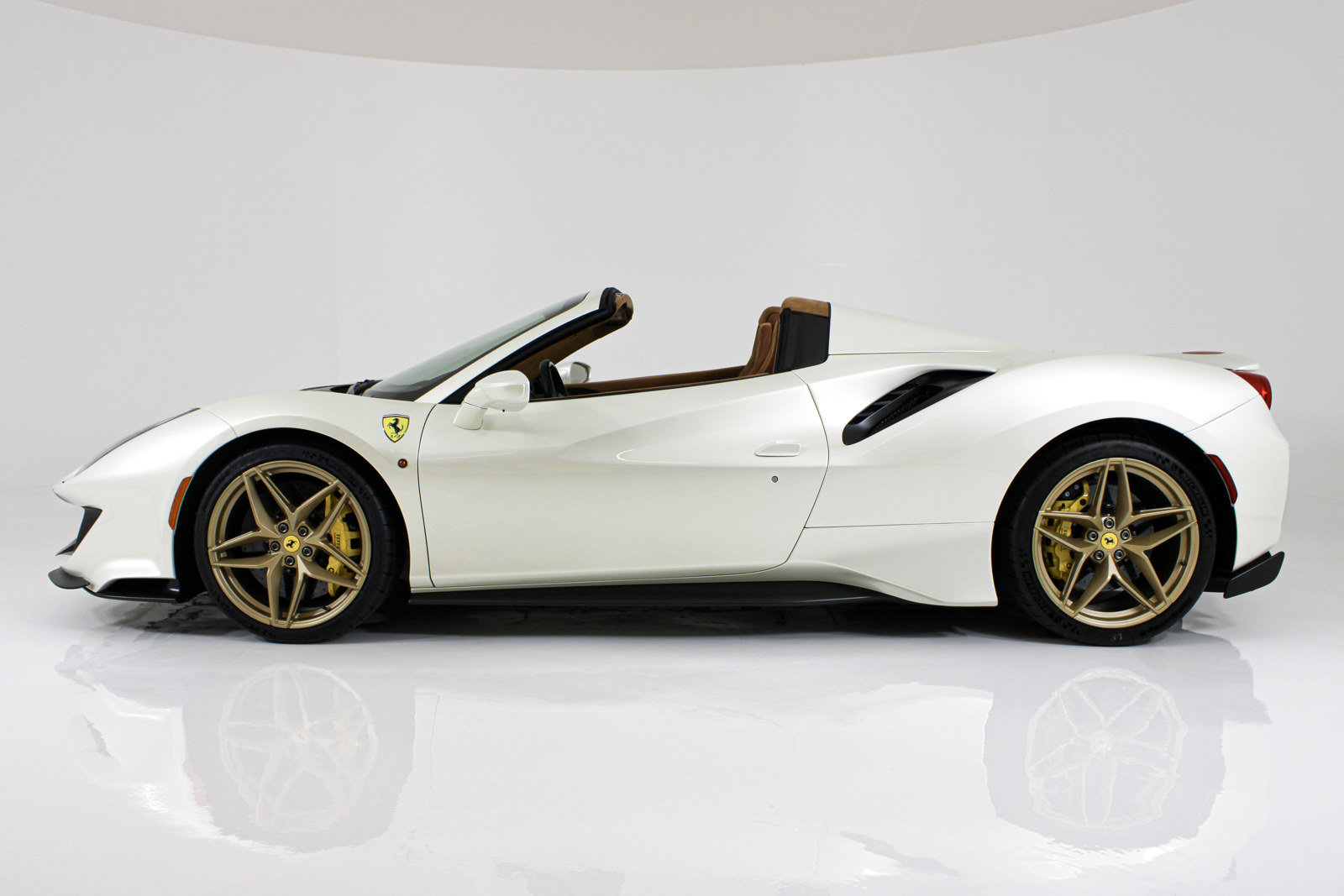 Certified 2020 Ferrari 488 Pista Spider RWD image 2