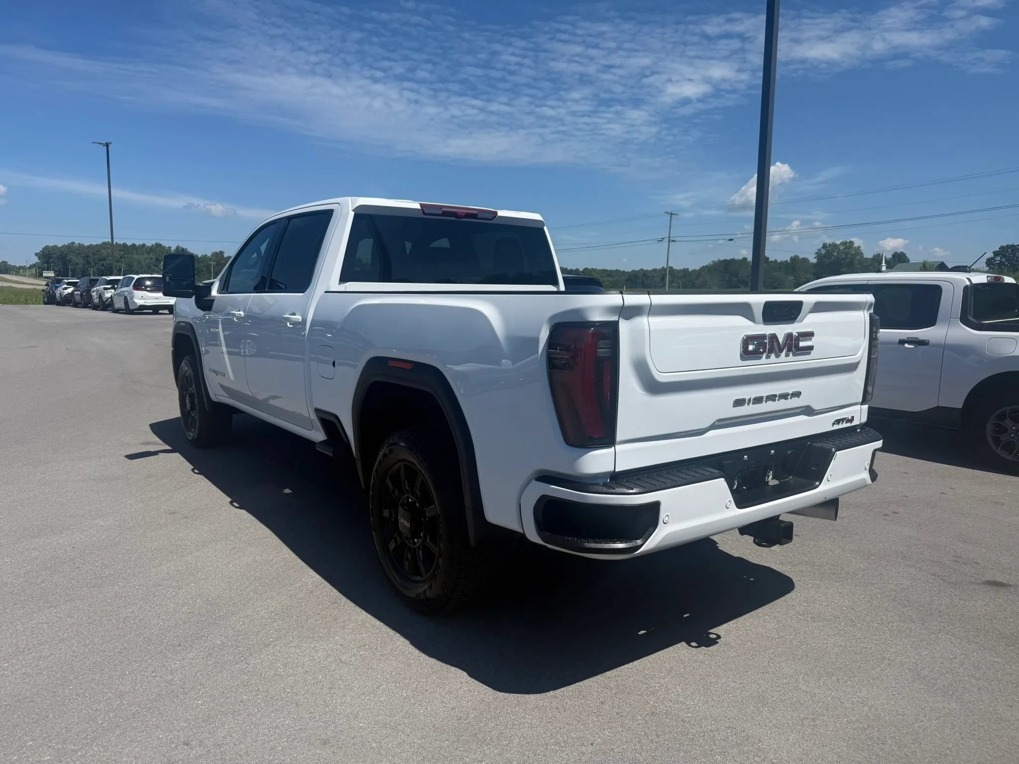 Used 2025 GMC Sierra 2500 AT4 AWD/4WD image 3