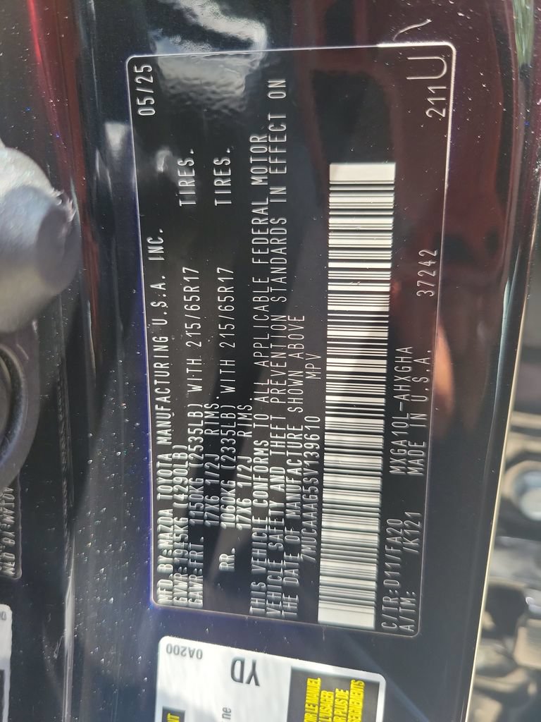 Certified 2025 Toyota Corolla Cross LE FWD image 36