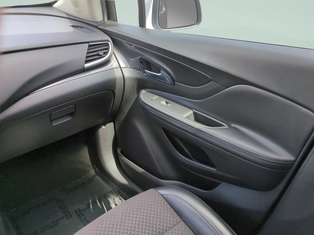 Used 2021 Buick Encore Preferred image 16