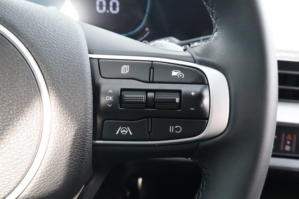 Used 2025 Kia Sportage EX AWD/4WD image 24