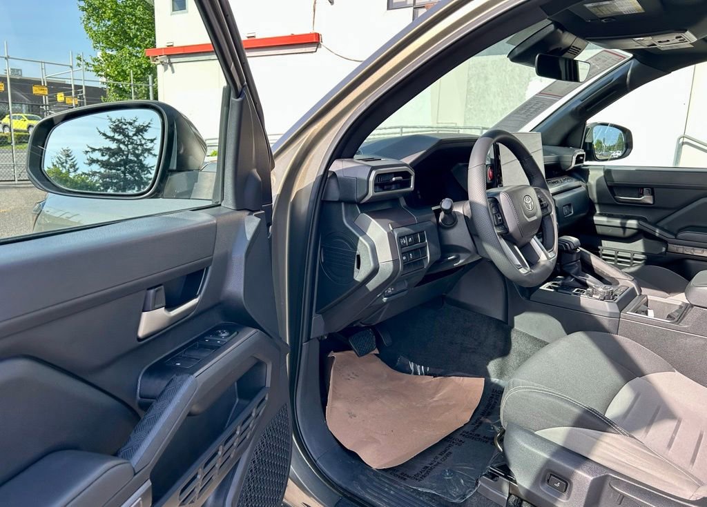Certified 2024 Toyota Tacoma TRD Off-Road AWD/4WD image 9